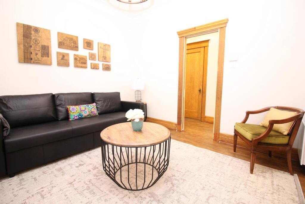 Charm & Luxury Vacation Headquarters To Downtown! Apartment Montreal Luaran gambar