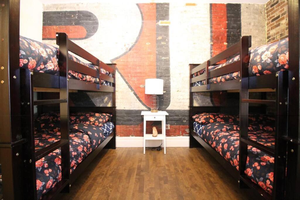 Charm & Luxury Vacation Headquarters To Downtown! Apartment Montreal Luaran gambar