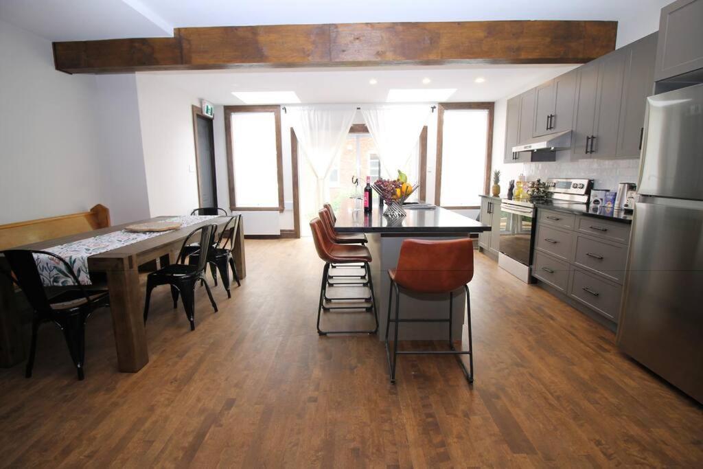 Charm & Luxury Vacation Headquarters To Downtown! Apartment Montreal Luaran gambar