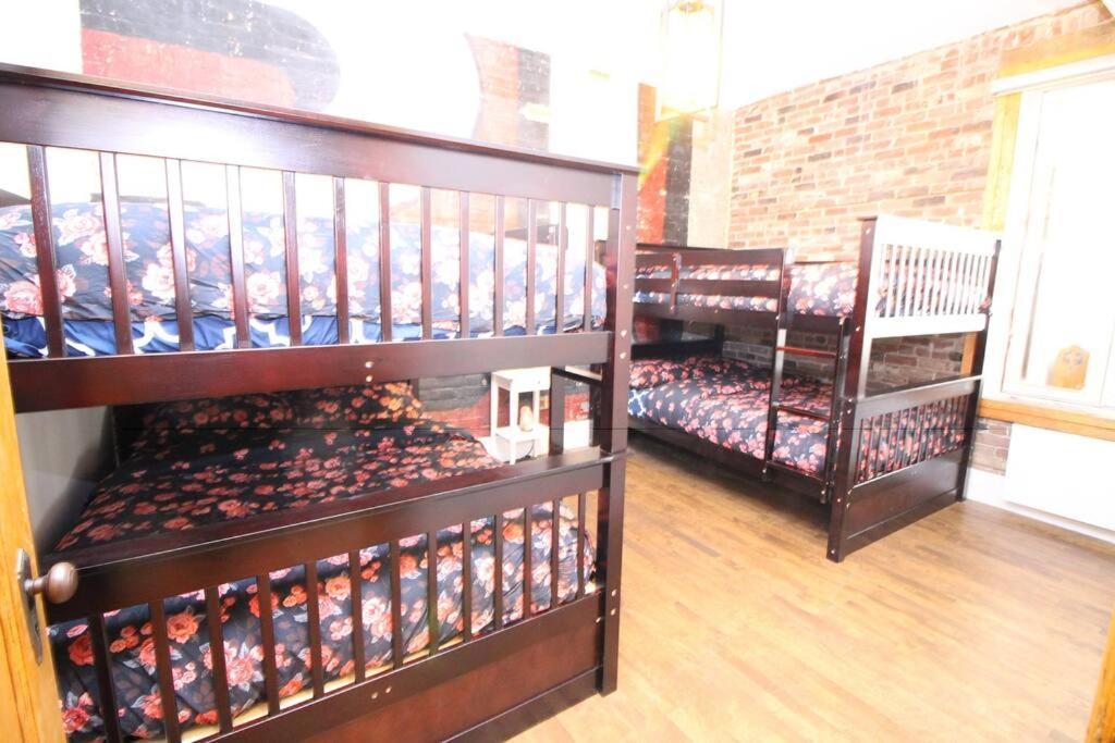 Charm & Luxury Vacation Headquarters To Downtown! Apartment Montreal Luaran gambar