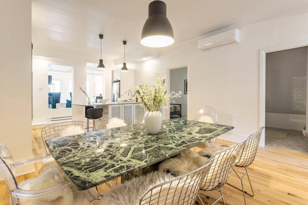 Charm & Luxury Vacation Headquarters To Downtown! Apartment Montreal Luaran gambar