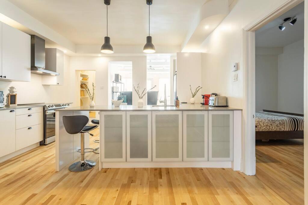 Charm & Luxury Vacation Headquarters To Downtown! Apartment Montreal Luaran gambar
