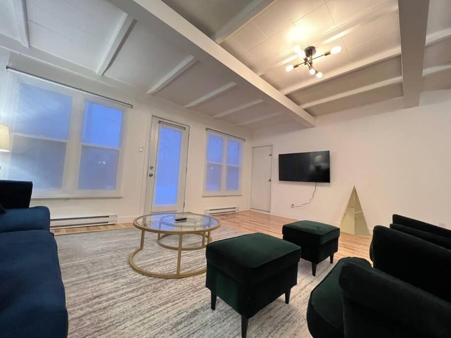 Charm & Luxury Vacation Headquarters To Downtown! Apartment Montreal Luaran gambar